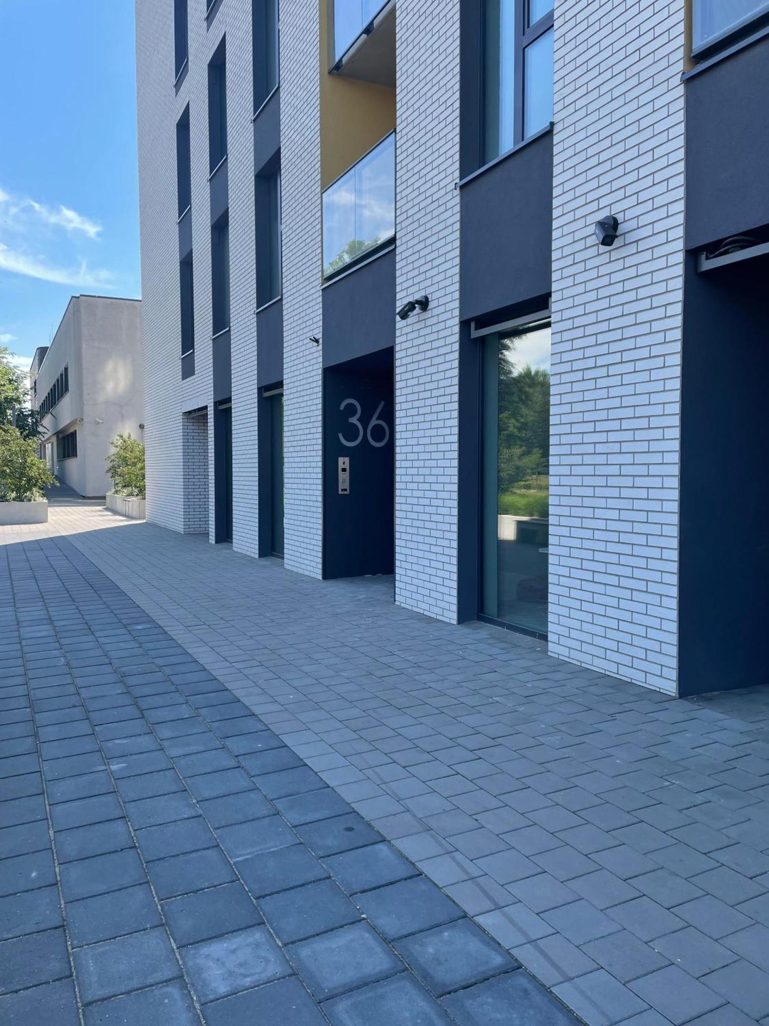 Studio Verde Legnicka Residence Wroclaw Bagian luar foto
